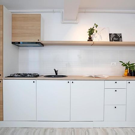 New & Cozy Studio In Ghencea + Netflix Bukarest Eksteriør billede